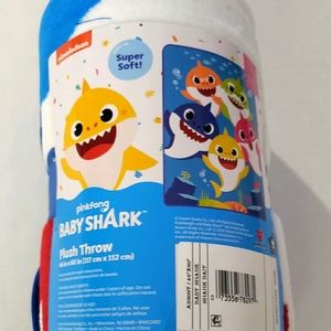 baby shark throw